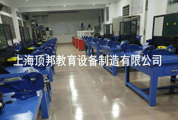 钳工工作台(图3) 钳工工作台(防护网B)